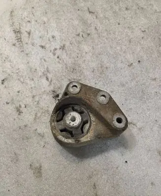 Audi A8 S8 D2 4D Rear differential mounting bracket 