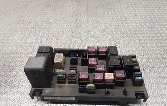 Subaru B9 Tribeca Fuse module 82231XA01A
