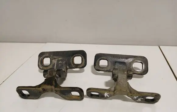 BMW X5 E53 Tailgate hinge 624766778