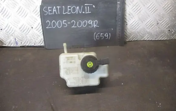 Seat Leon (1P) Brake fluid reservoir 1K1611