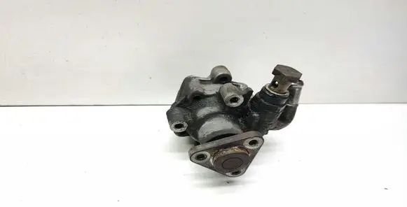 Volkswagen PASSAT B5.5 Power steering pump 8D0145177Q