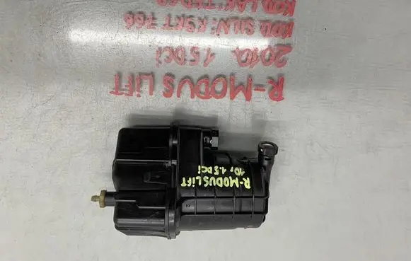 Renault Modus Fuel filter housing 8200926014