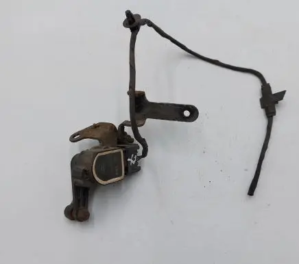 Headlight/headlamp level sensor