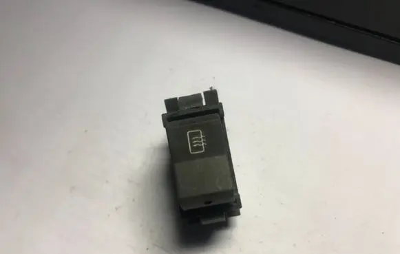 Volkswagen Golf I Windscreen/window heater switch 171959621A