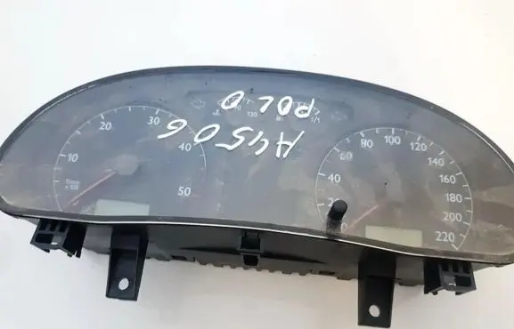 Volkswagen Polo Speedometer (instrument cluster) 88311330