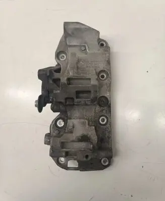 BMW 1 F20 F21 Generator/alternator bracket 8506863