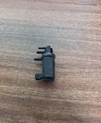 Audi A6 S6 C5 4B Turbo solenoid valve