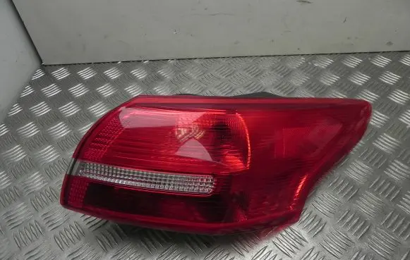 Ford Focus Rear/tail lights F1EB13404FF A3026USA