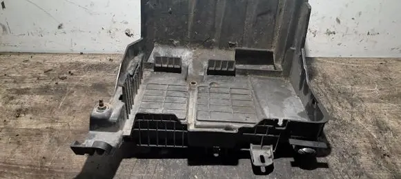 Renault Scenic II - Grand scenic II Battery tray 8200467409