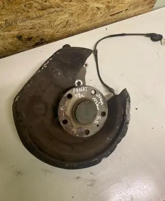 Volkswagen PASSAT B6 Rear wheel hub