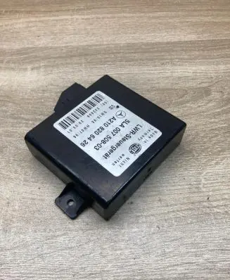 Mercedes-Benz E W210 Light module LCM A2108206426 5LA007508