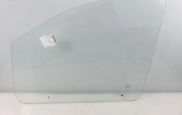 Mercedes-Benz Vito Viano W639 Front door window glass four-door