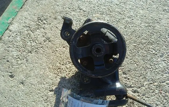 Toyota Avensis T250 Power steering pump