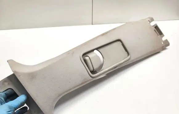 Land Rover Discovery 4 - LR4 (B) pillar trim (top) 631240011 fmg500261