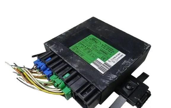 Ford Focus Comfort/convenience module 98AG15K600FE 5WK47240E