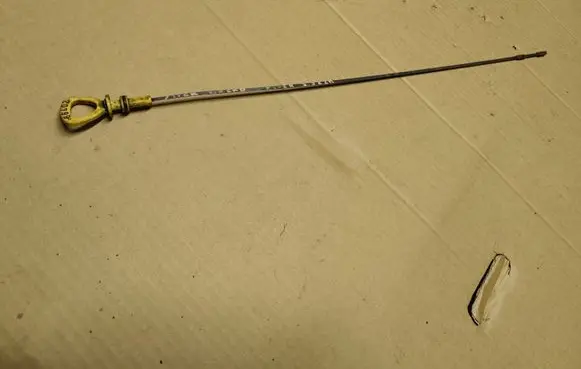 Chrysler PT Cruiser Oil level dip stick 