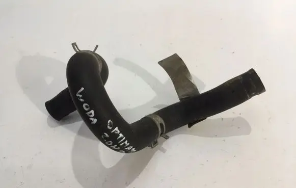 Engine coolant pipe/hose