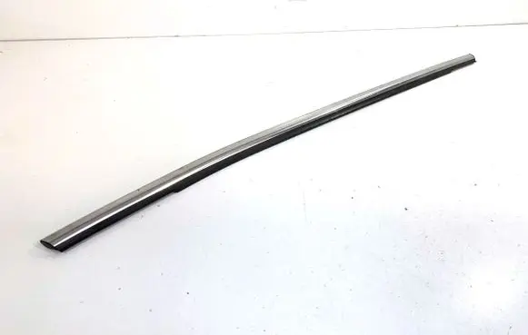 KIA Xceed Loading door glass trim molding 