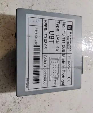 Opel Vectra C Aerial antenna amplifier 13111066