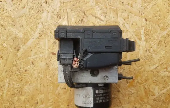 Seat Alhambra (Mk1) ABS Pump 1J0907379P 7M3614111H YM212L580BB