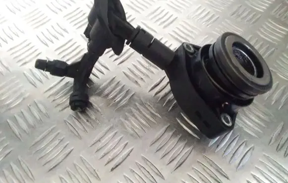 Clutch slave cylinder