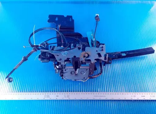 Chrysler Voyager Sliding door lock 686AA 610AA B0708300253