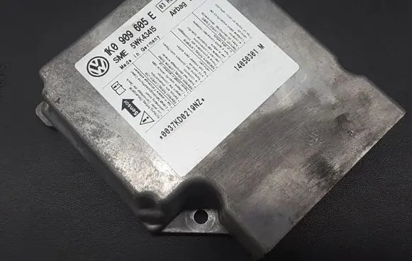 Volkswagen Jetta V Airbag control unit/module 1K0909605E