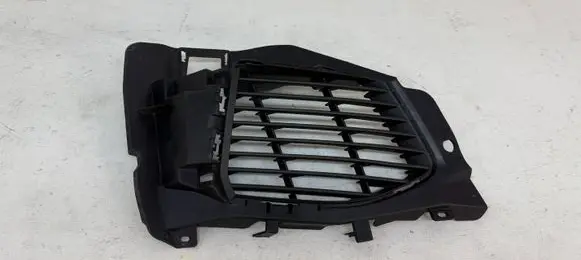 Peugeot 5008 Front bumper lower grill AA37938073D