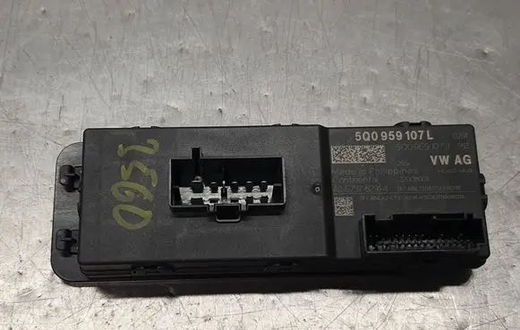 Skoda Octavia Mk3 (5E) Tailgate/trunk control unit/module 5Q0959107L 5Q0959107J