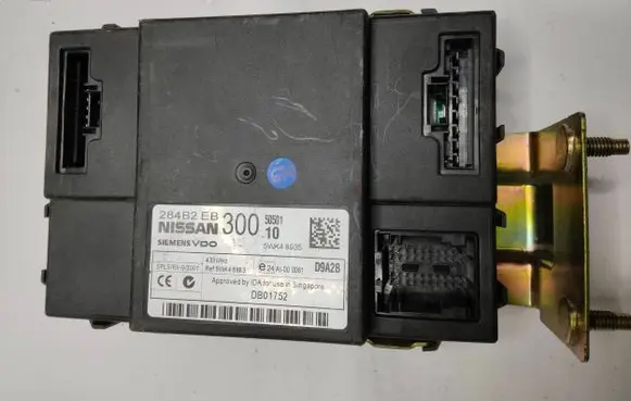 Nissan Pathfinder R51 Comfort/convenience module 284B2EB300 DB01752 5WK48935