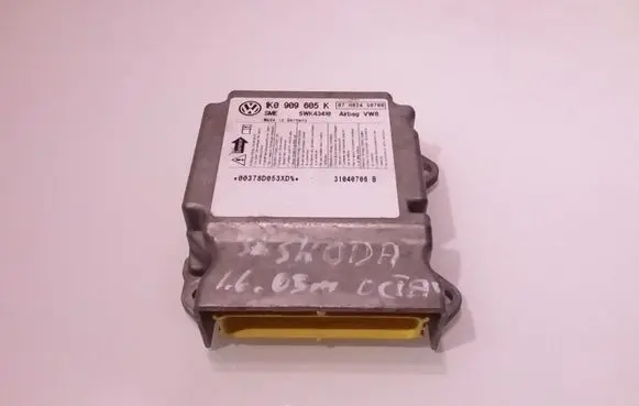 Skoda Octavia Mk2 (1Z) Airbag control unit/module 1K0909605K