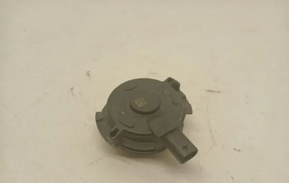 BMW 5 G30 G31 G38 Camshaft vanos timing valve 7614288 11367614288