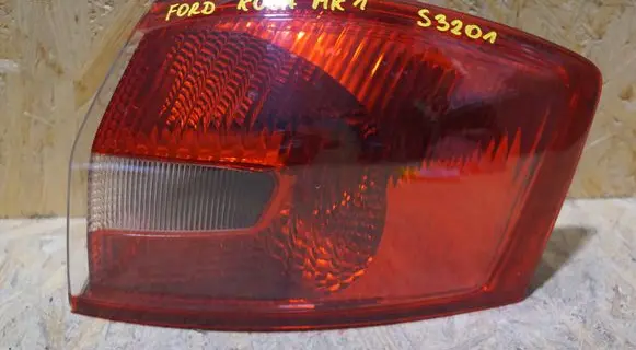 Ford Kuga I Rear/tail lights 8V4113404AF