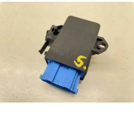 Volkswagen Golf VI Seat heating relay 5K0959772A