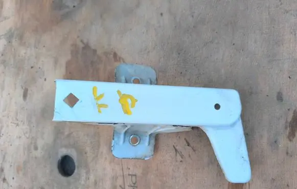 Renault Trafic II (X83) Fender mounting bracket