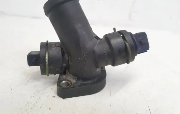 Volkswagen Multivan T4 Engine coolant pipe/hose 107613