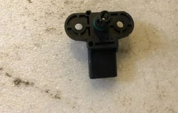 Audi A4 S4 B8 8K Air pressure sensor 03C906051