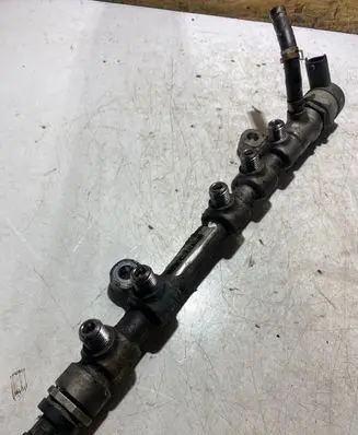 Toyota Auris E180 Fuel main line pipe 2381033030 0445214177 0552032