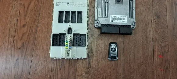 BMW 3 F30 F35 F31 Engine ECU kit and lock set 0281018634