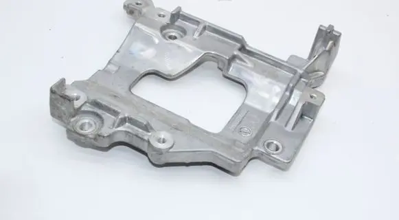 Nissan Leaf II (ZE1) A/C compressor mount bracket 