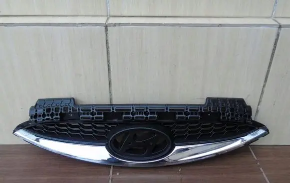 Hyundai ix20 Front bumper upper radiator grill