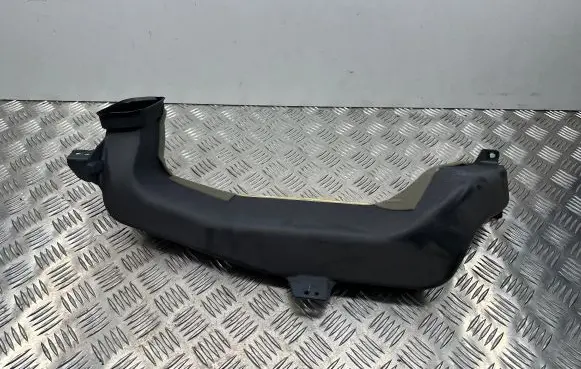 Lexus GS 300 350 430 450H Cabin air duct channel 5584330271