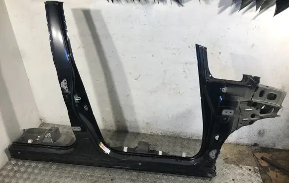 Toyota Verso Pillar (middle) 613110F020