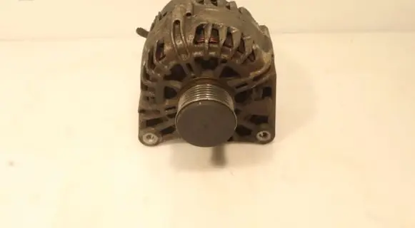 Renault Clio IV Generator/alternator 231007865R