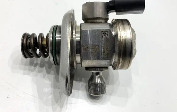 Renault Megane IV Fuel injection high pressure pump A2820700001