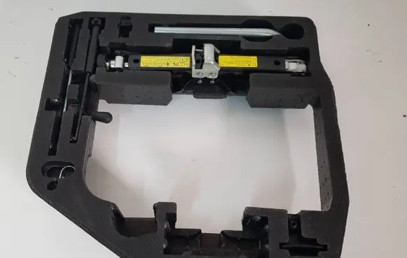 Audi A5 8T 8F Lift Jack 8T0012109A