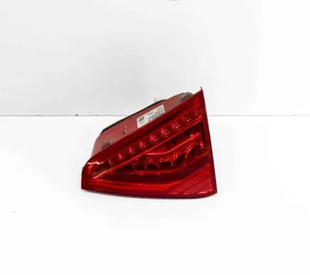 Audi A5 8T 8F Tailgate rear/tail lights 8T0945094C