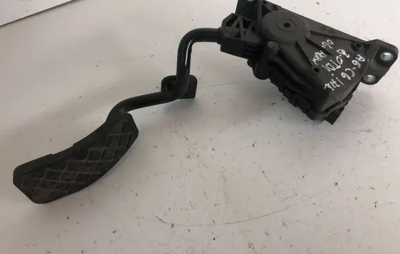 Audi A6 S6 C6 4F Accelerator throttle pedal 4F2721523