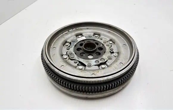 Skoda Octavia Mk4 Dual mass flywheel 05L105266J 110321 0018275