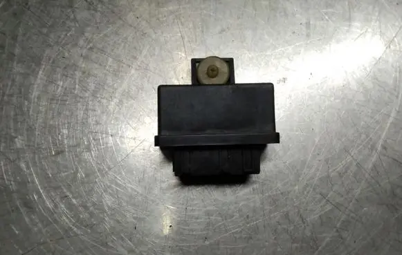 Peugeot 207 Fuel pump relay 240107